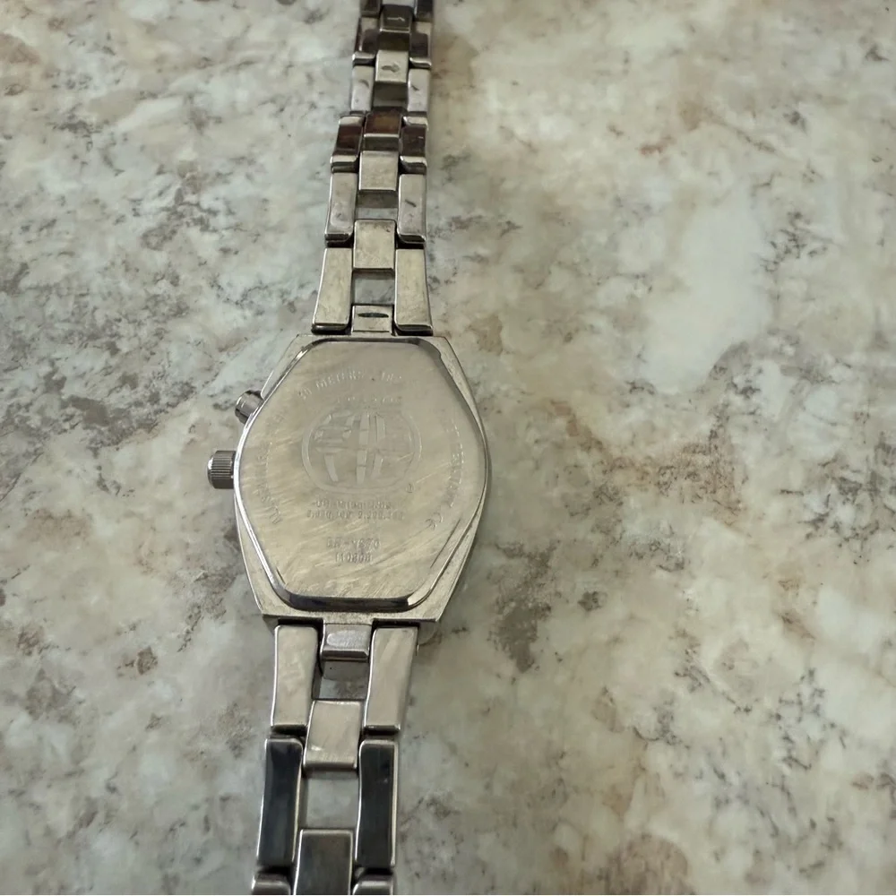 Fossil Silver Watch with Blue Dial EUC (needs a battery) Adjustable Link Band